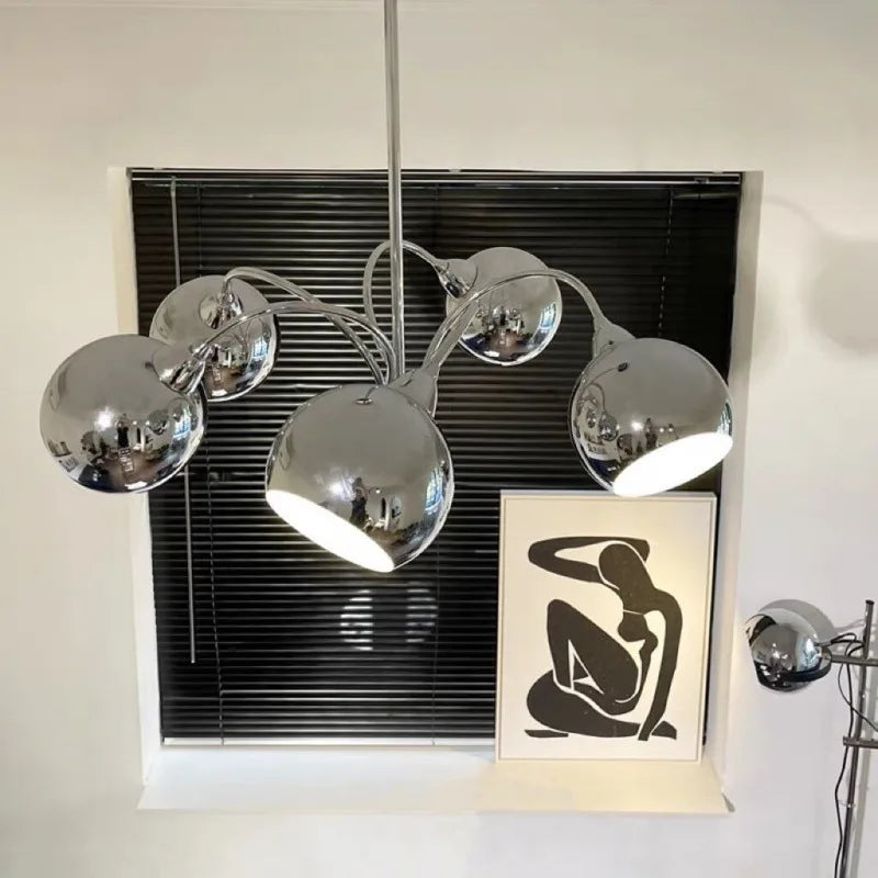 Lustre — Nordique en chrome avec lampes à globe décoratives