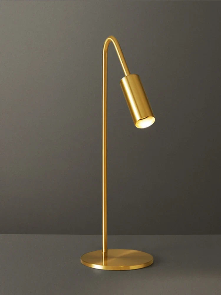 lampe de bureau minimaliste en cuivre pour lecture et décoration