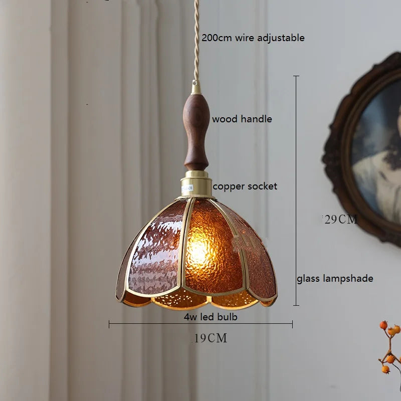 lampe à main vintage nordique avec verre coloré et cuivre