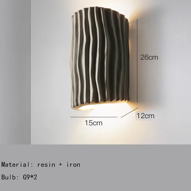 Applique murale moderne en résine pour intérieur design Éléonore Apostrophe - Esprit Contemporain & Décor Élégant