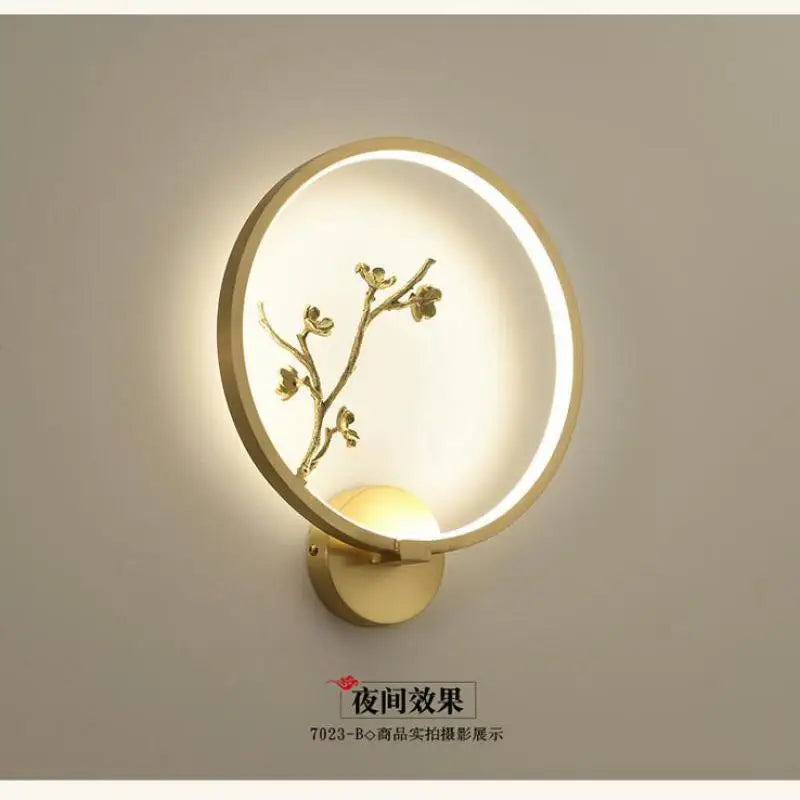 Applique murale led traditionnelle chinoise en cuivre pour intérieur décoratif Ariane Fugue - Une Présence Décorative Raffinée
