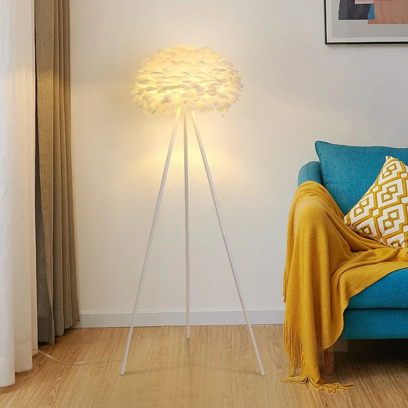 Lampadaire — Postmoderne en plumes avec interrupteur à pied