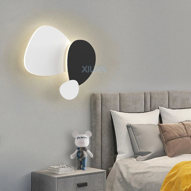 lampe de chevet moderne aux formes géométriques variées