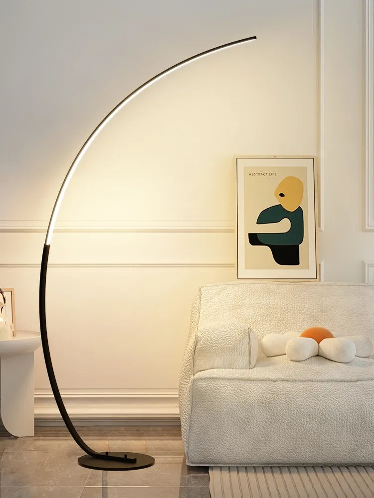 Lampadaire arc LED RVB nordique noir ou blanc avec commande à distance par application pour salon et salle à manger – Orélian Dune