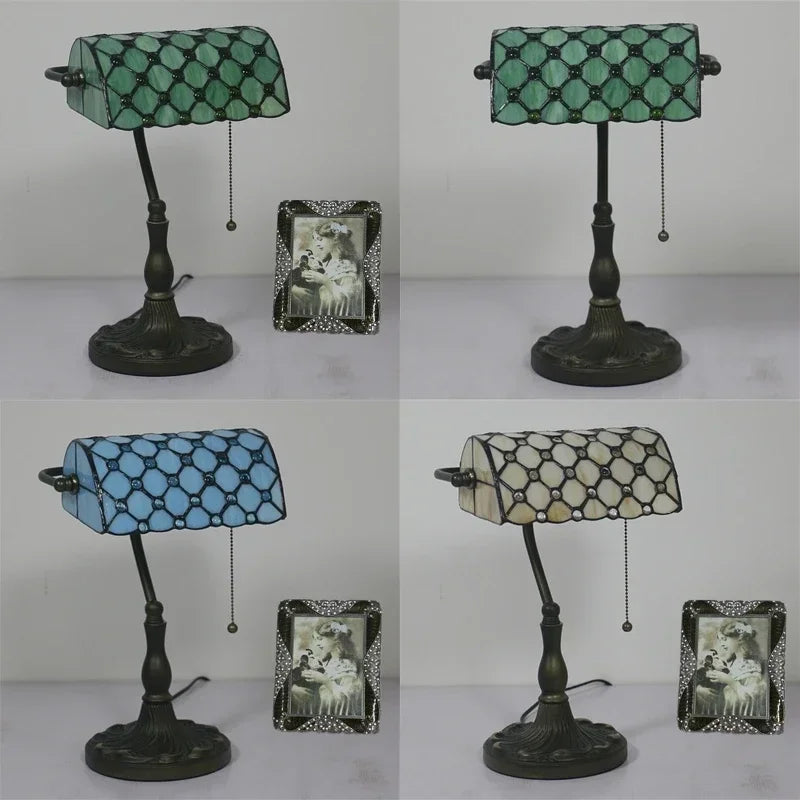 lampe de chevet vintage en vitrail pour décoration intérieure