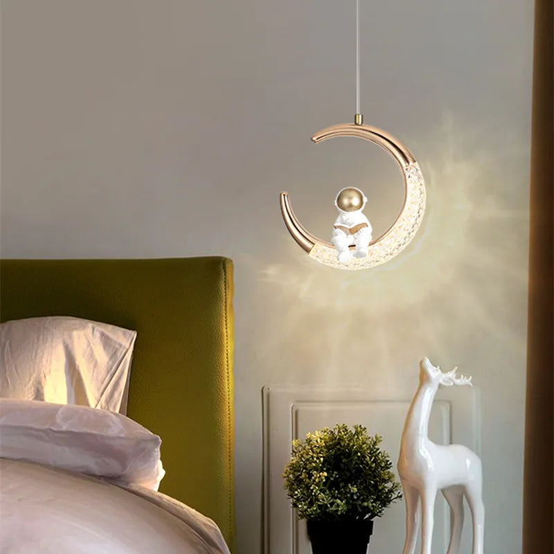 Lustre — Chambre d'enfant lustre de chevet moderne minimaliste lumière de luxe dessin animé garçon fille chambre lune lampe astronaute petit lustre