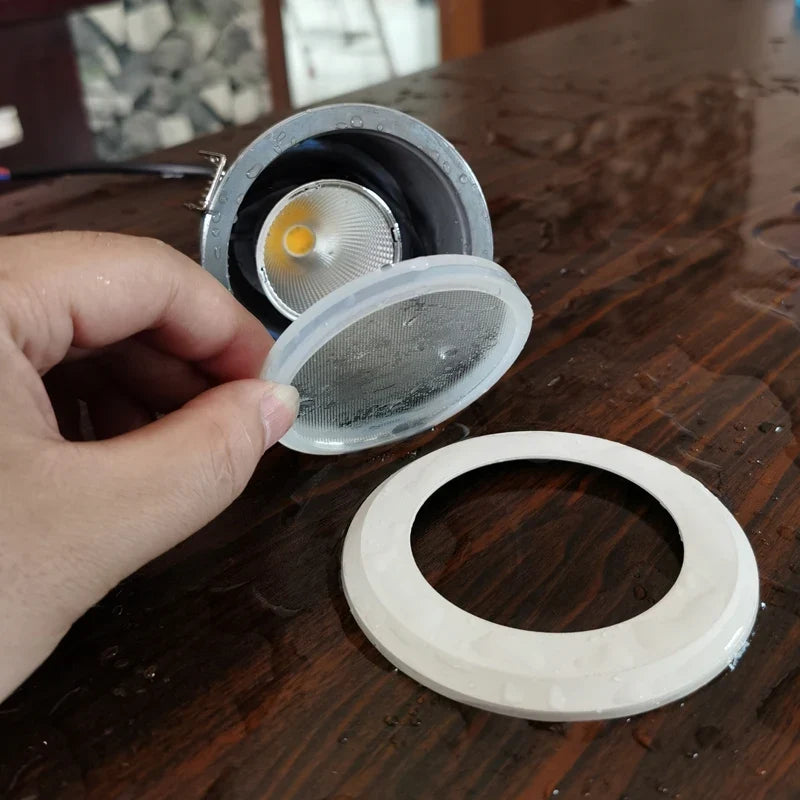 Spot — LED étanche pour installation extérieure et zones humides