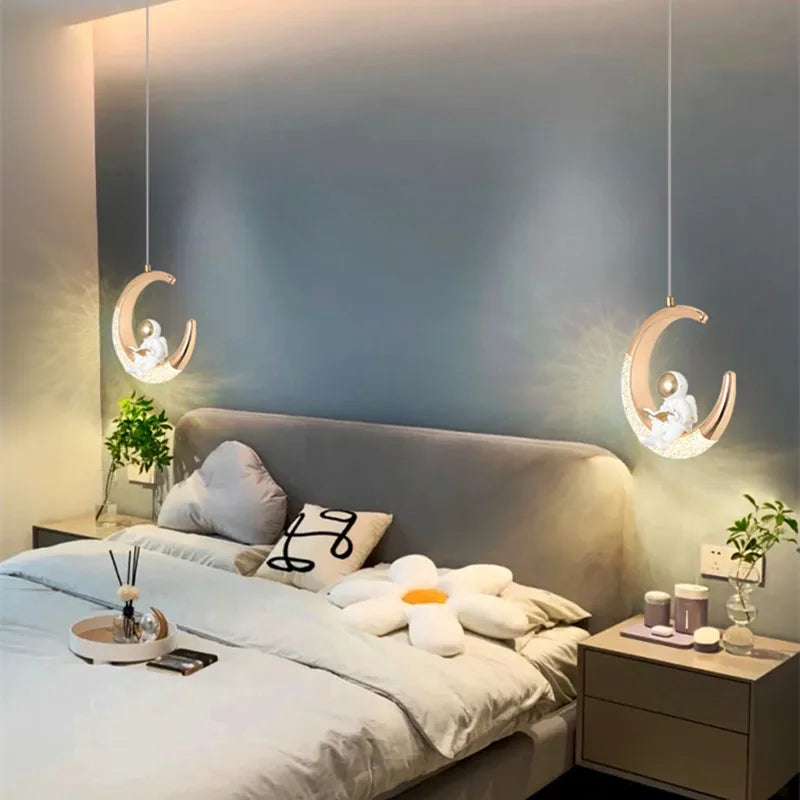 Lustre — Chambre d'enfant lustre de chevet moderne minimaliste lumière de luxe dessin animé garçon fille chambre lune lampe astronaute petit lustre