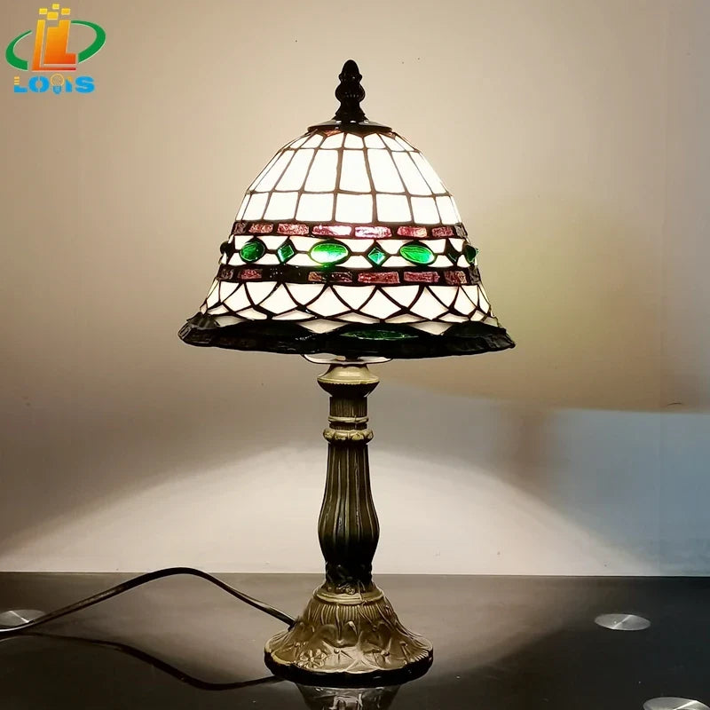 Lampe à poser — De table style tiffany en verre décoratif antique