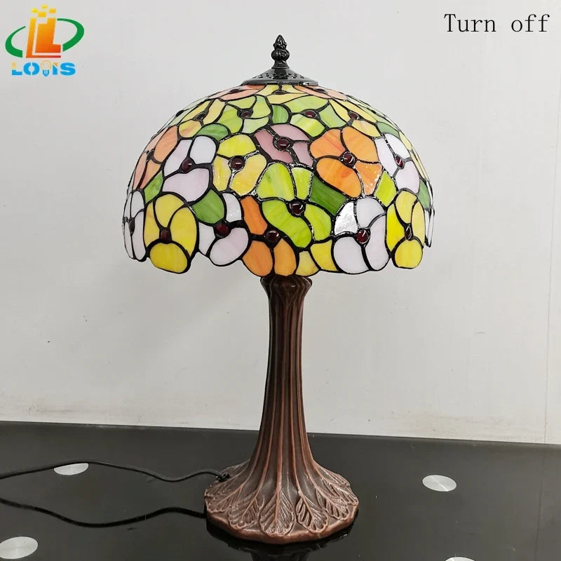 Lampe à poser — De table style tiffany fleur décorative en verre coloré
