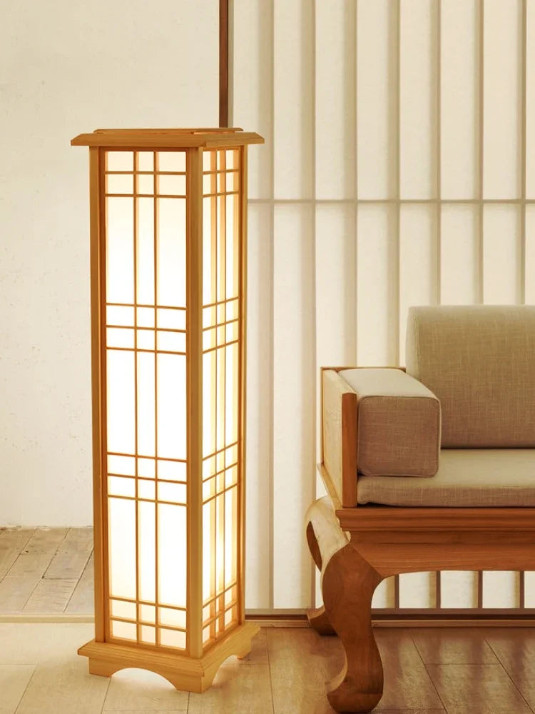 Lampe Japonaise en Bois Luminaire Étienne Orée - Une Touche Naturelle dans le Décor