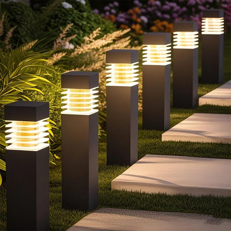Lanterne solaire LED sur piquet pour jardin et allée – Jardélie