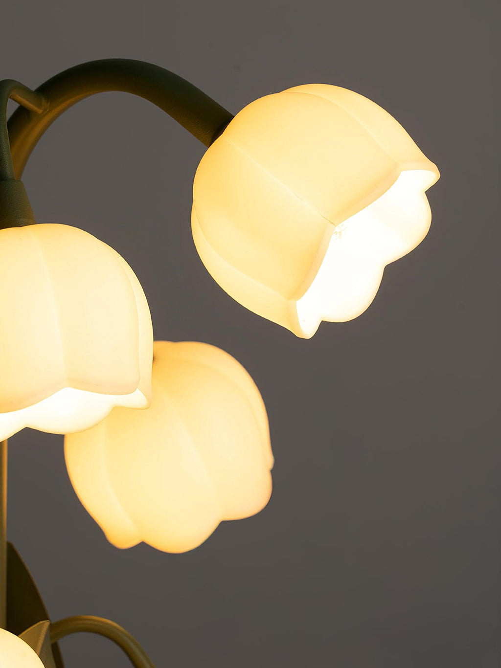 Vivid Applique Murale Élégante Fleur de Lys Blanche - Neutralighting