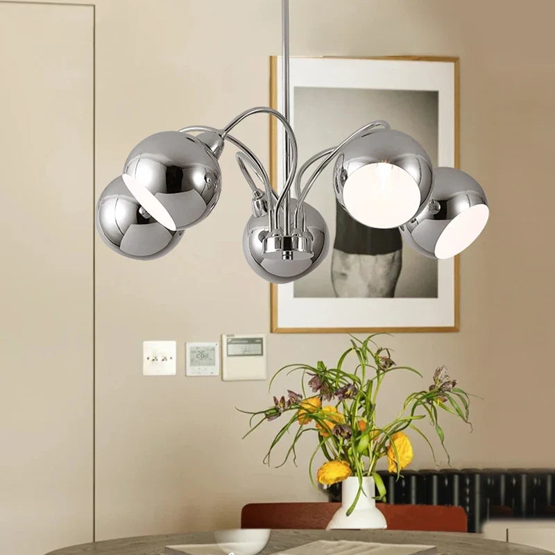 Lustre — Nordique en chrome avec lampes à globe décoratives