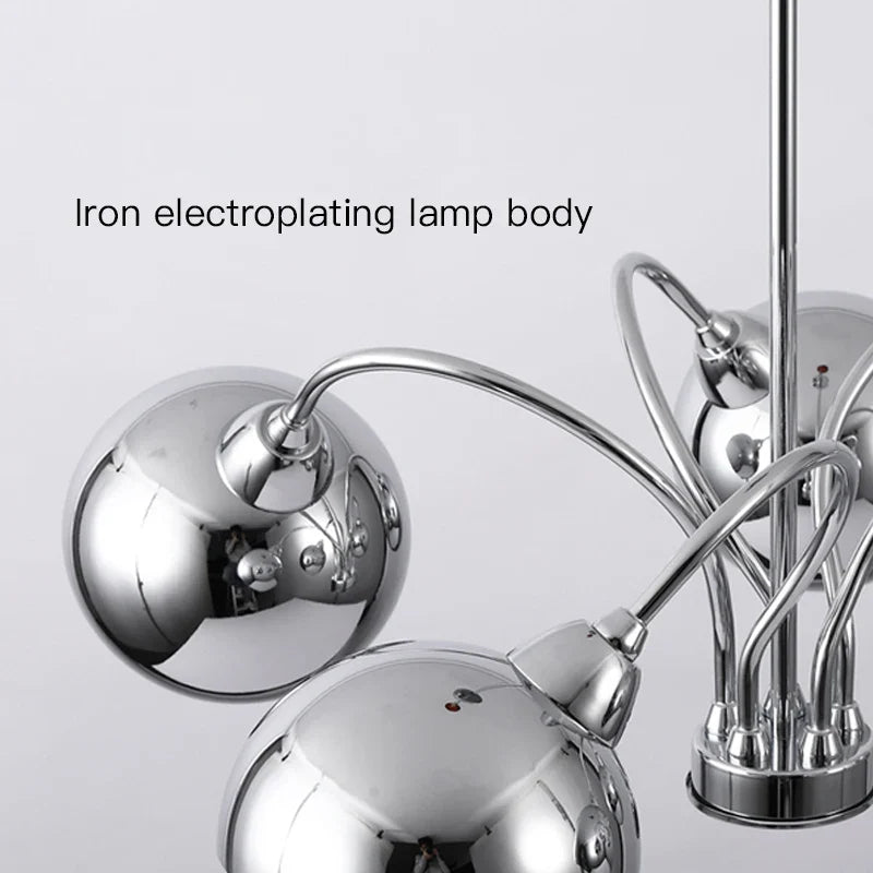Lustre — Nordique en chrome avec lampes à globe décoratives