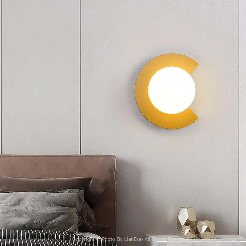 Applique murale design moderne pour éclairage décoratif intérieur Iris Aube - Une Note Actuelle dans le Décor