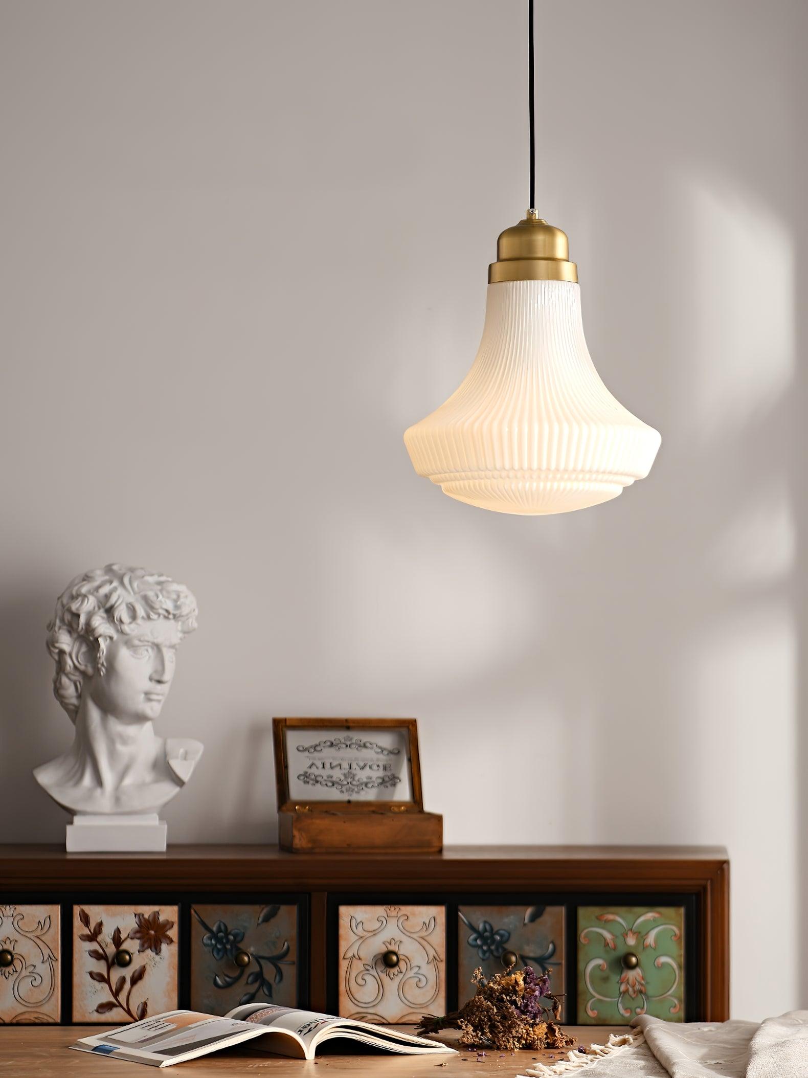 Solara Suspension en Verre Opale Canneleur Cloche Laiton Vintage - Neutralighting