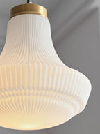Solara Suspension en Verre Opale Canneleur Cloche Laiton Vintage - Neutralighting