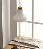 Solara Suspension en Verre Opale Canneleur Cloche Laiton Vintage - Neutralighting