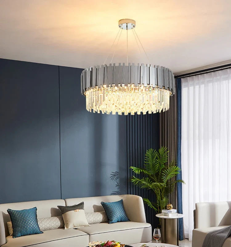 Lustre — En cristal moderne pour décoration intérieure élégante