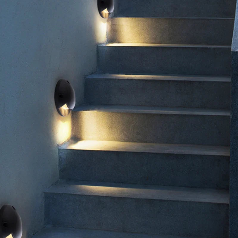 Luminaire LED extérieur étanche au sol pour allée, escalier, jardin et pelouse Yvonne Envol en Aluminium - Simplicité & Caractère au Quotidien