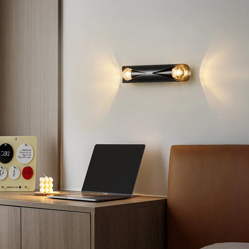 Applique murale — LED moderne en cuivre pour intérieur élégant