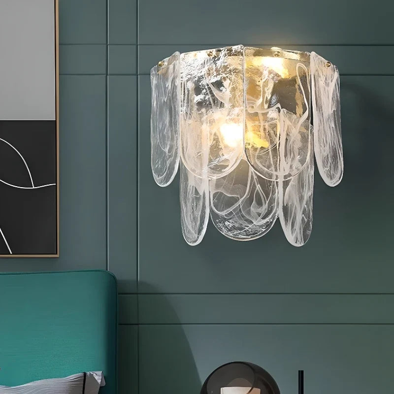 Applique murale led en verre design moderne pour décoration intérieure Milène Clarté - Une Présence de Verre Élégante