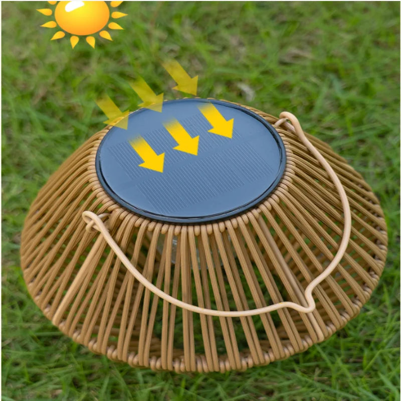 Lanterne solaire bohème en rotin à suspendre pour jardin – Rothéa