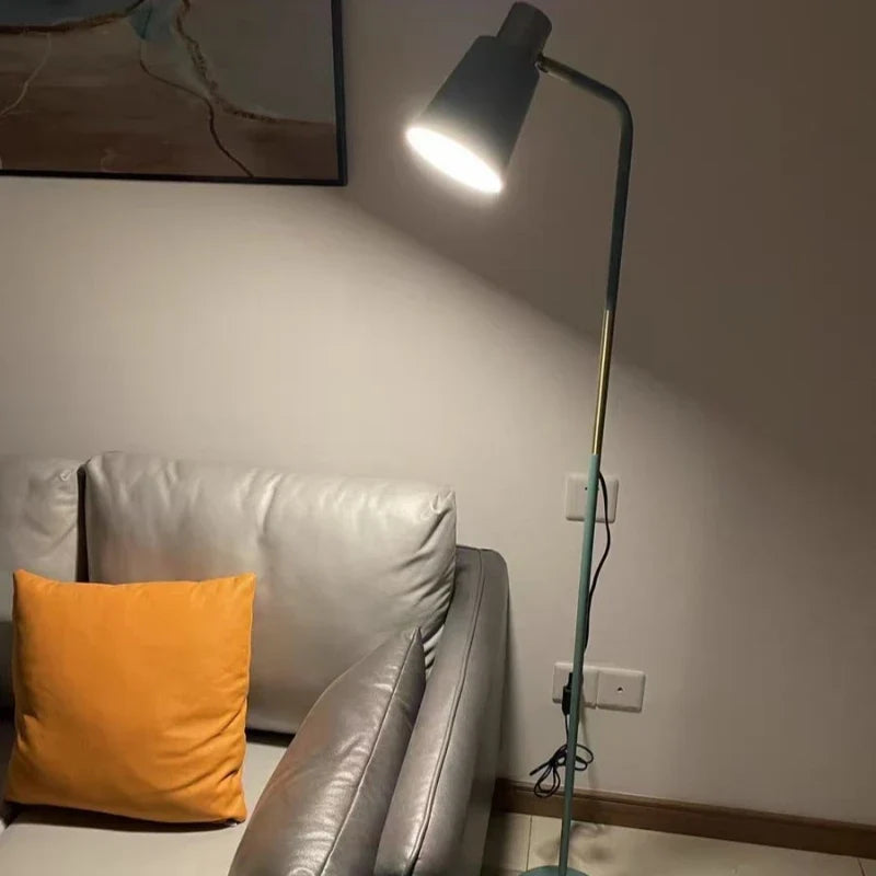 Lampadaire — Nordique réglable à LED pour éclairage décoratif