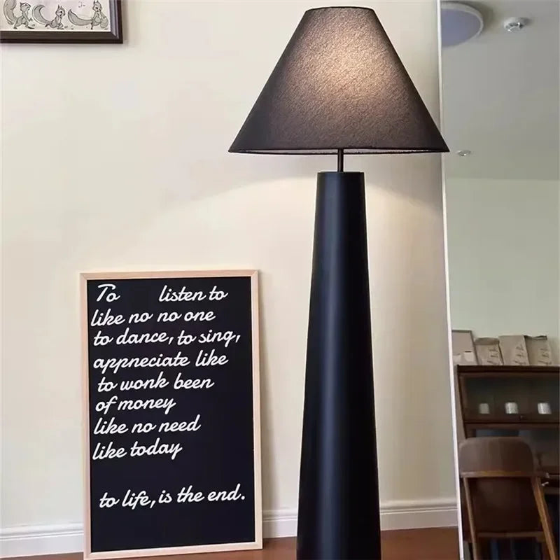 lampe de lecture sur pied style wabi sabi en forme de champignon