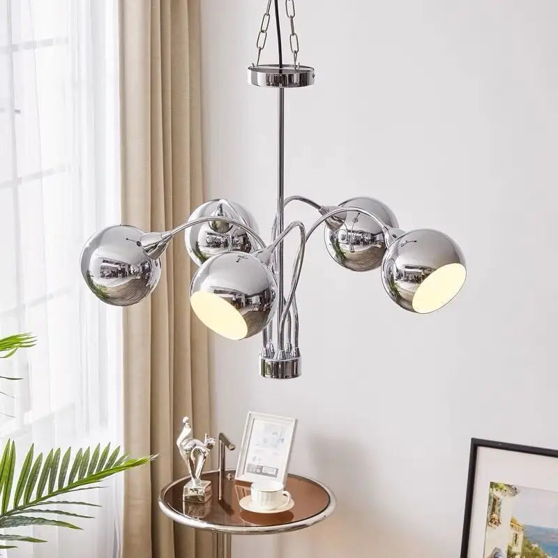Lustre — Nordique en chrome avec lampes à globe décoratives