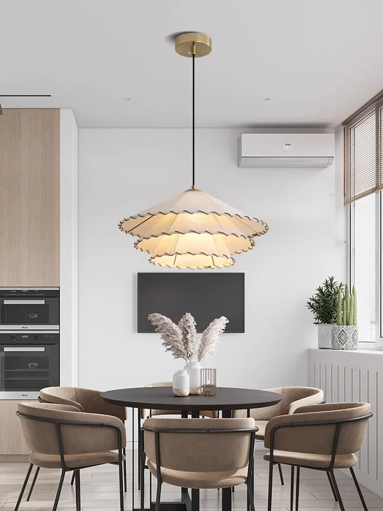 Suspension LED nordique en tissu, coton et lin, forme chapeau, pour restaurant, chambre et salle à manger – Avelin Courbe