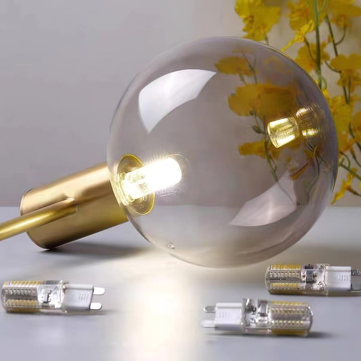 Lustra Chandelier Globe En Verre Cadre Doré Moderne - Neutralighting