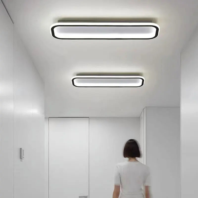Plafonnier moderne à leds pour éclairage créatif polyvalent Léonie Solstice - Une Note Actuelle dans le Décor