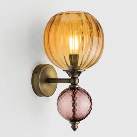 Applique murale en verre coloré moderne pour intérieur créatif Béatrice Éclaircie - Une Présence de Verre Élégante