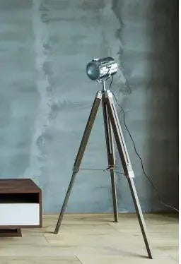 lampe de sol industrielle en bois avec trépied vintage réglable