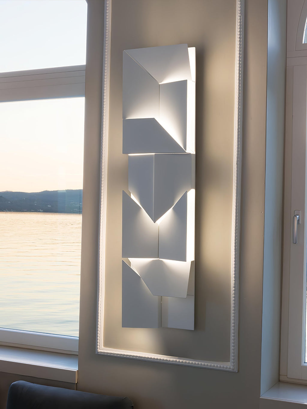 Arthaen Shadows Grand Sconce Wall lamp - Neutralighting
