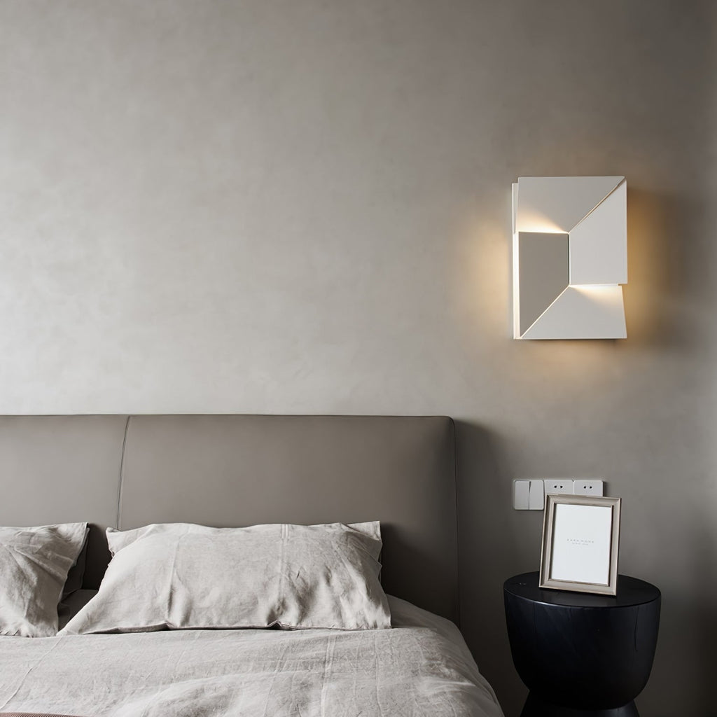 Arthaen Shadows Grand Sconce Wall lamp - Neutralighting