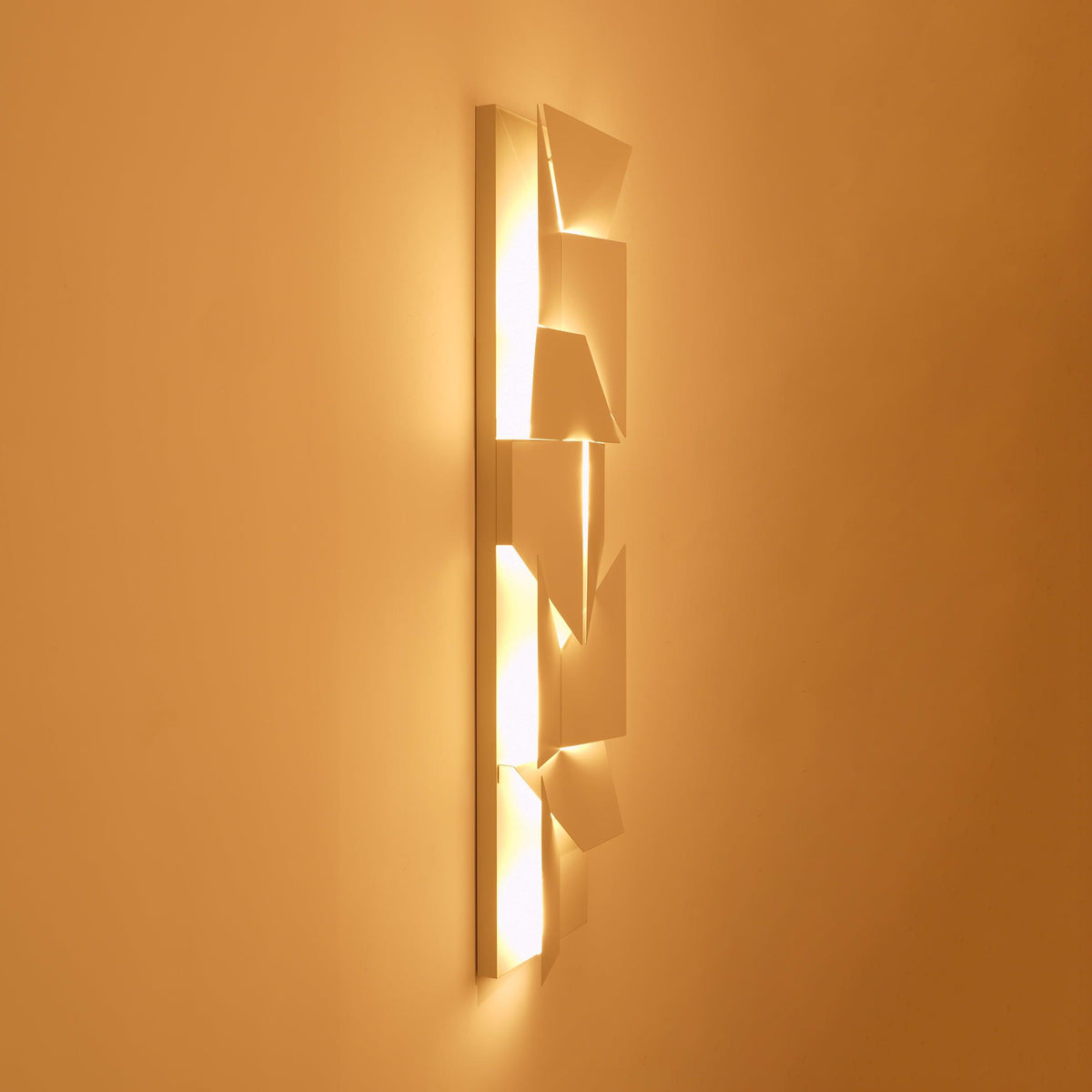 Arthaen Shadows Grand Sconce Wall lamp - Neutralighting