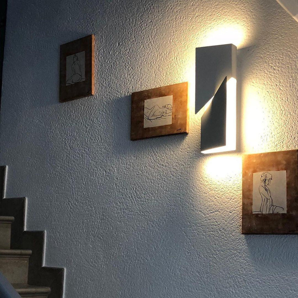 Arthaen Shadows Grand Sconce Wall lamp - Neutralighting