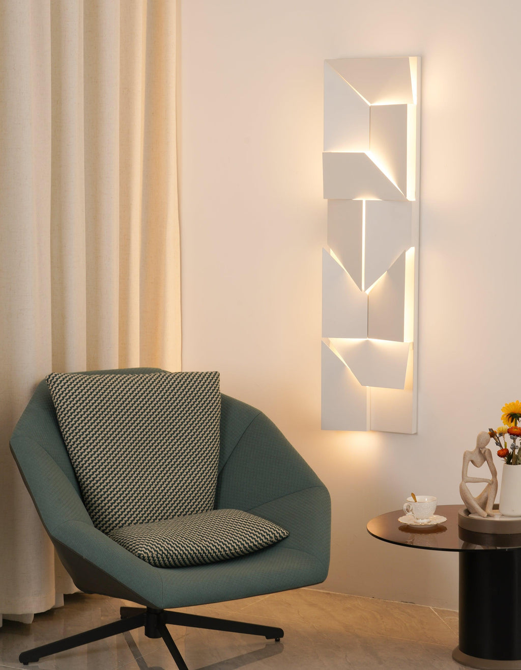 Arthaen Shadows Grand Sconce Wall lamp - Neutralighting