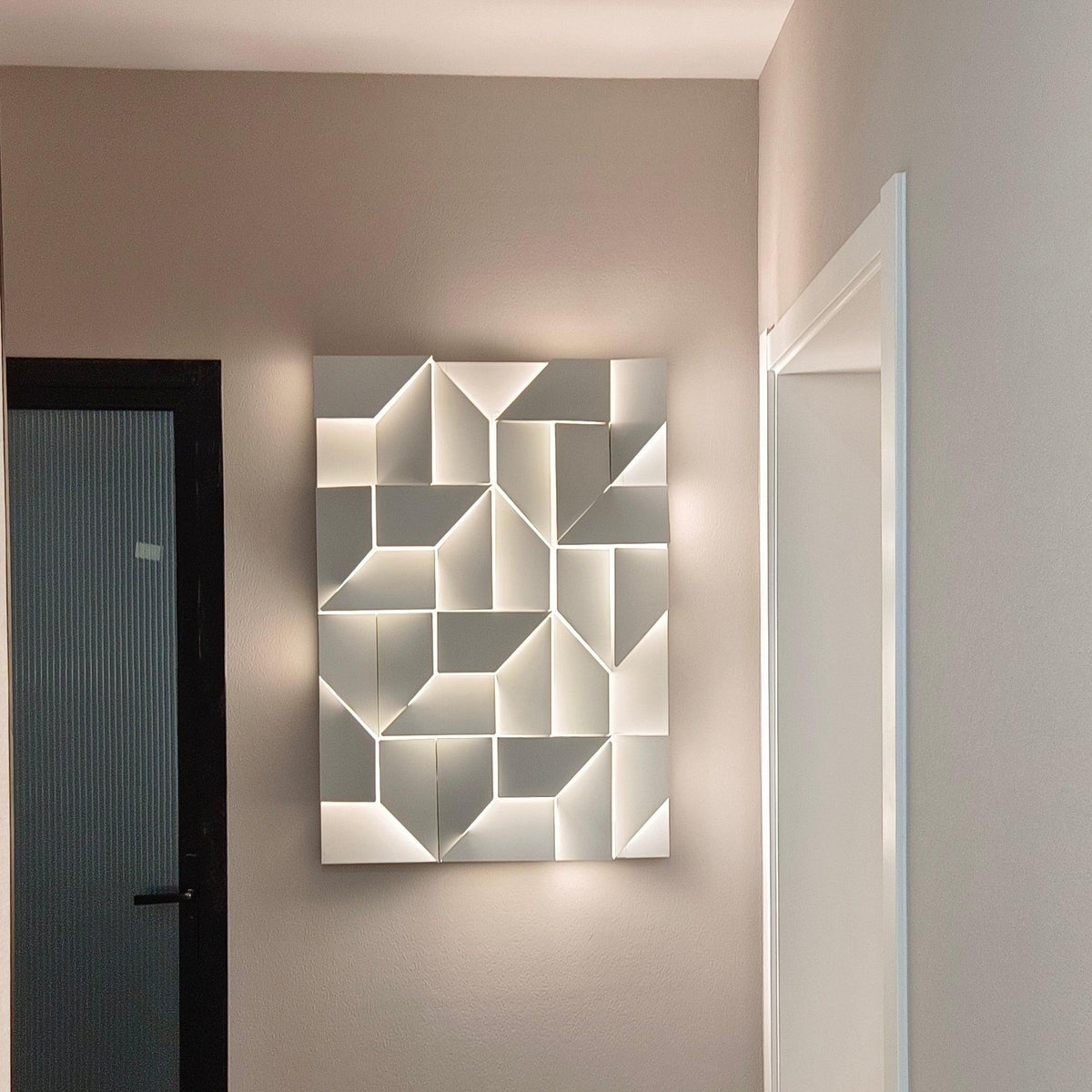 Arthaen Shadows Grand Sconce Wall lamp - Neutralighting