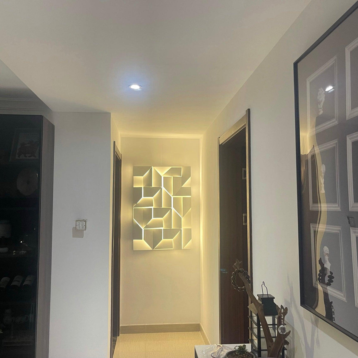 Arthaen Shadows Grand Sconce Wall lamp - Neutralighting