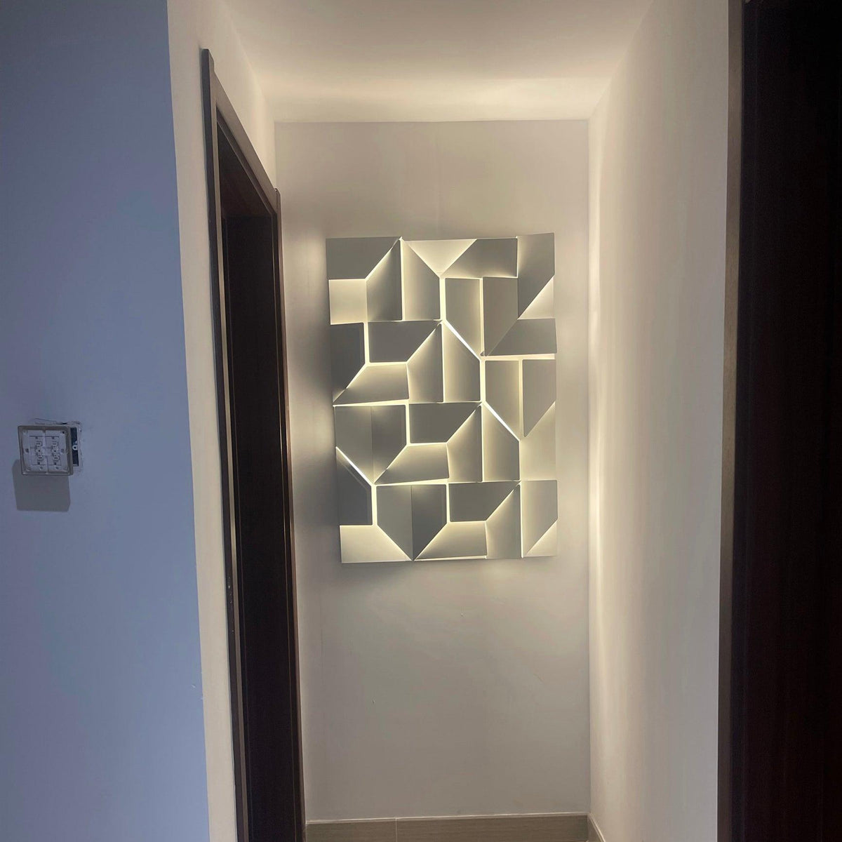 Arthaen Shadows Grand Sconce Wall lamp - Neutralighting