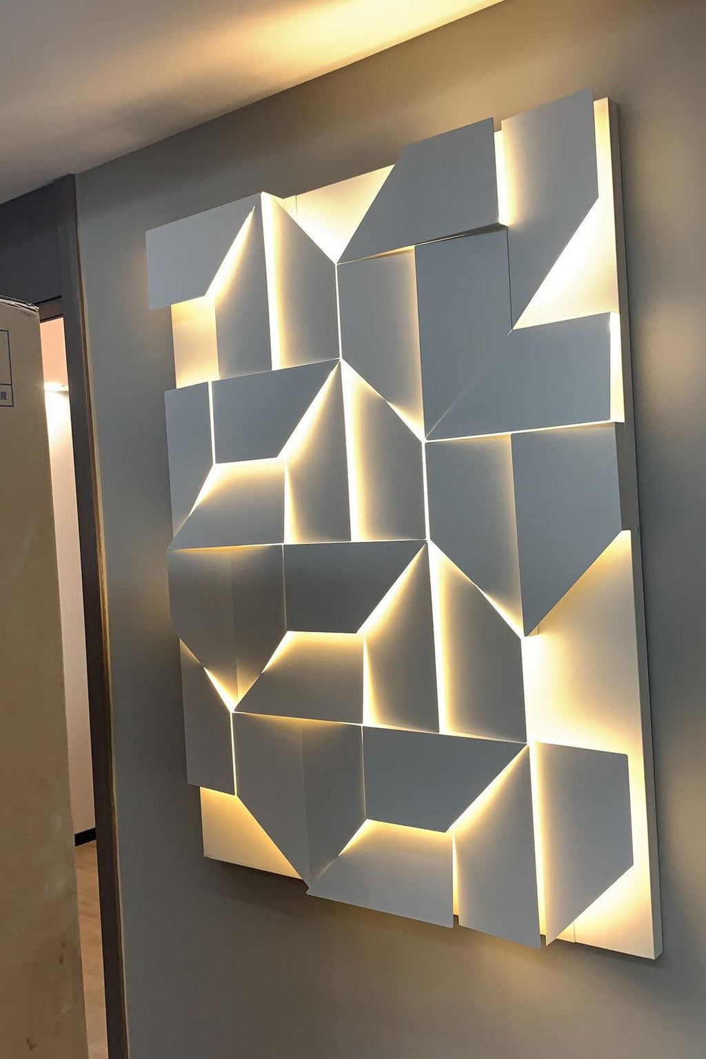 Arthaen Shadows Grand Sconce Wall lamp - Neutralighting
