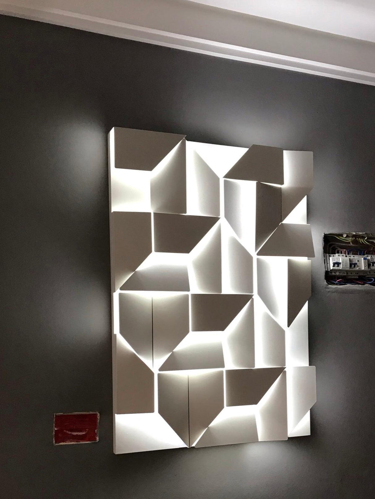 Arthaen Shadows Grand Sconce Wall lamp - Neutralighting