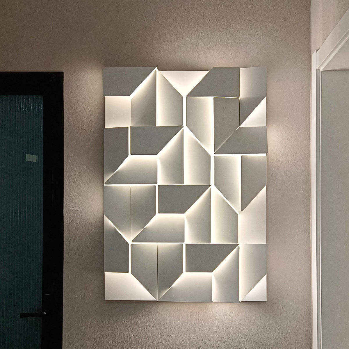 Arthaen Shadows Grand Sconce Wall lamp - Neutralighting