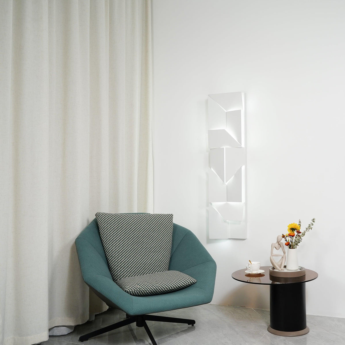 Arthaen Shadows Grand Sconce Wall lamp - Neutralighting
