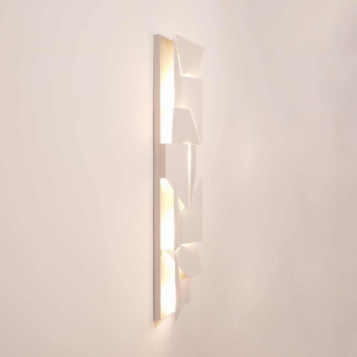 Arthaen Shadows Grand Sconce Wall lamp - Neutralighting