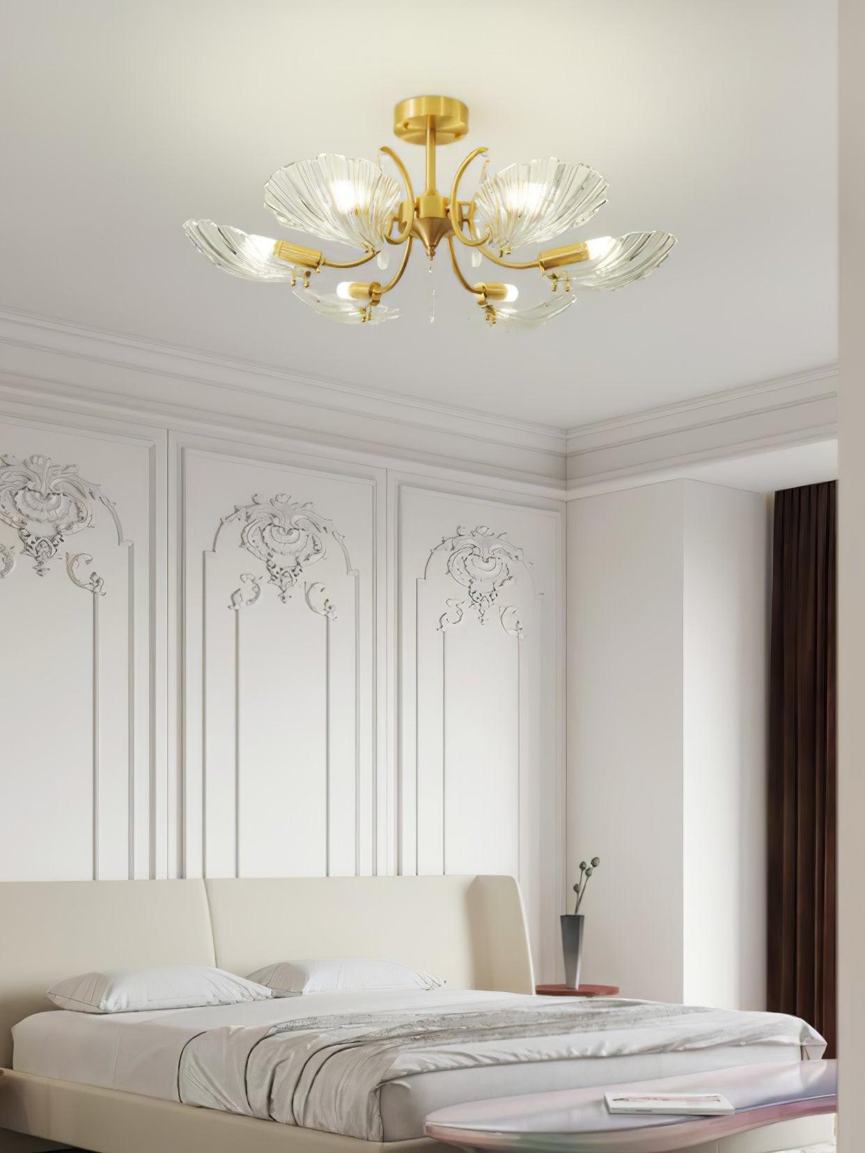 Lumara Chandelier en Verre Pétale et Laiton - Neutralighting